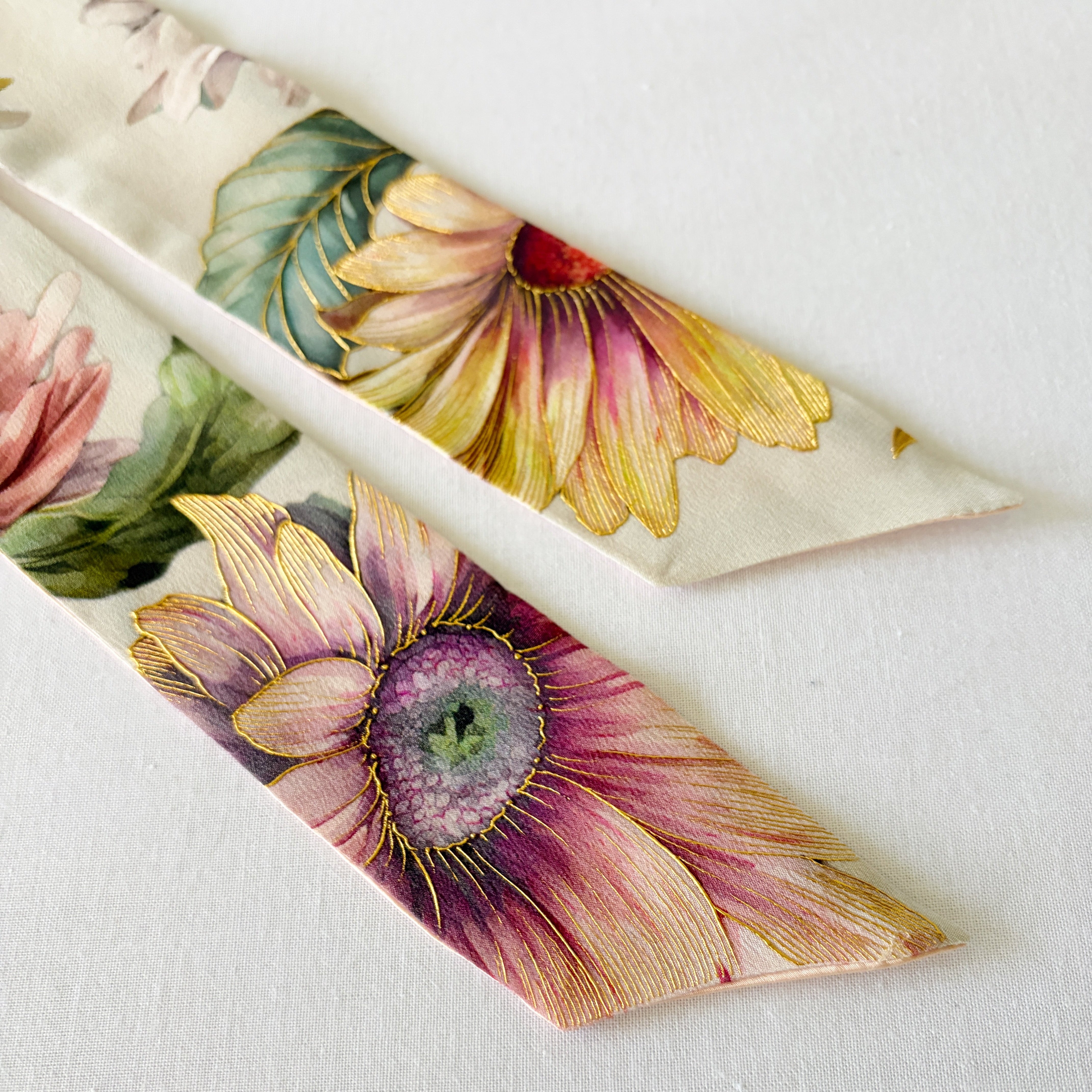 Silk Skinny Scarf - Pastel Daisy Greige