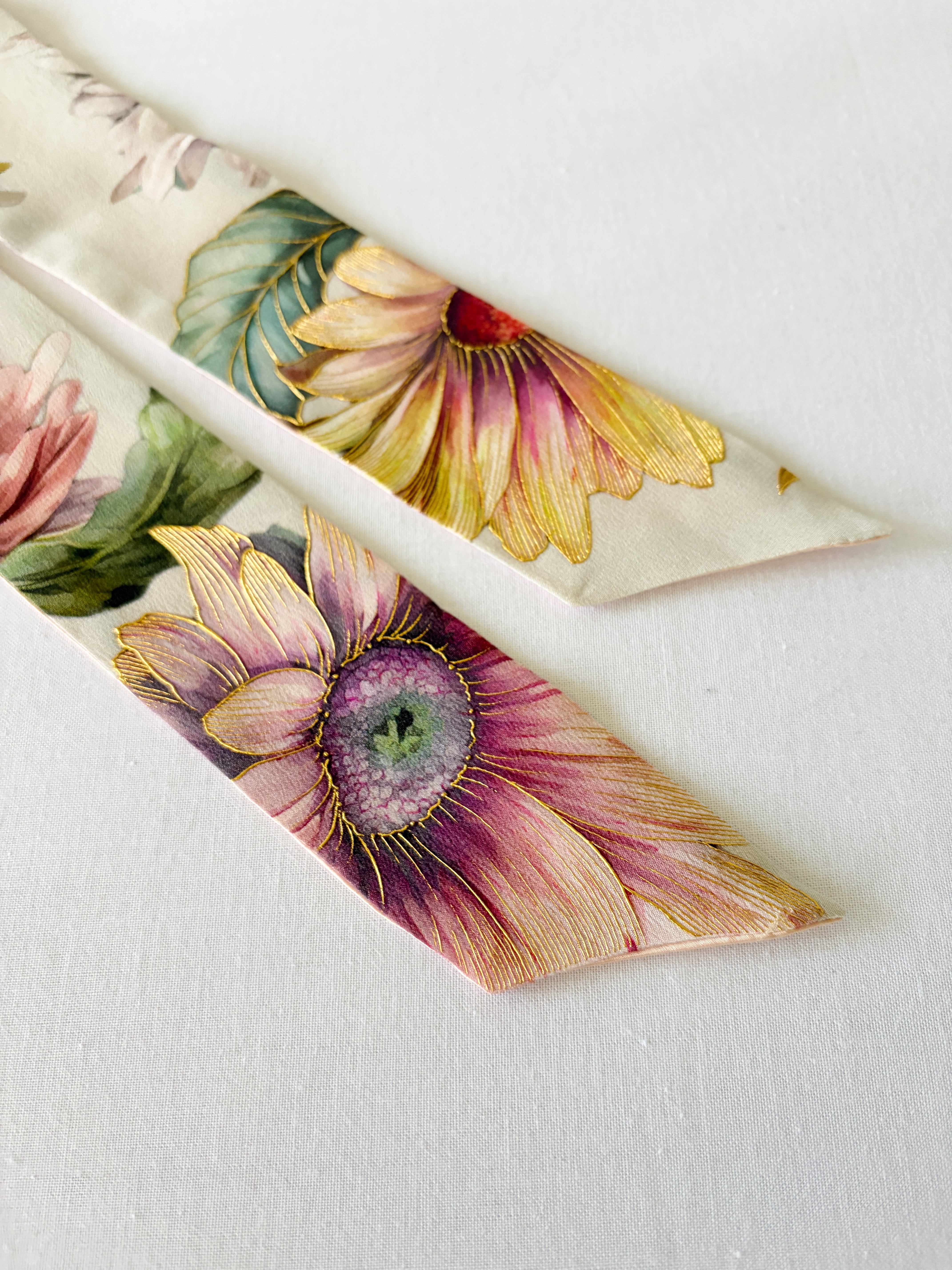 Silk Skinny Scarf - Pastel Daisy Greige