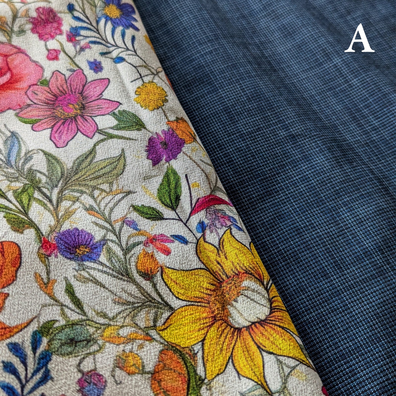 Reversible Skirt Flare - Fiori vari - Bianco