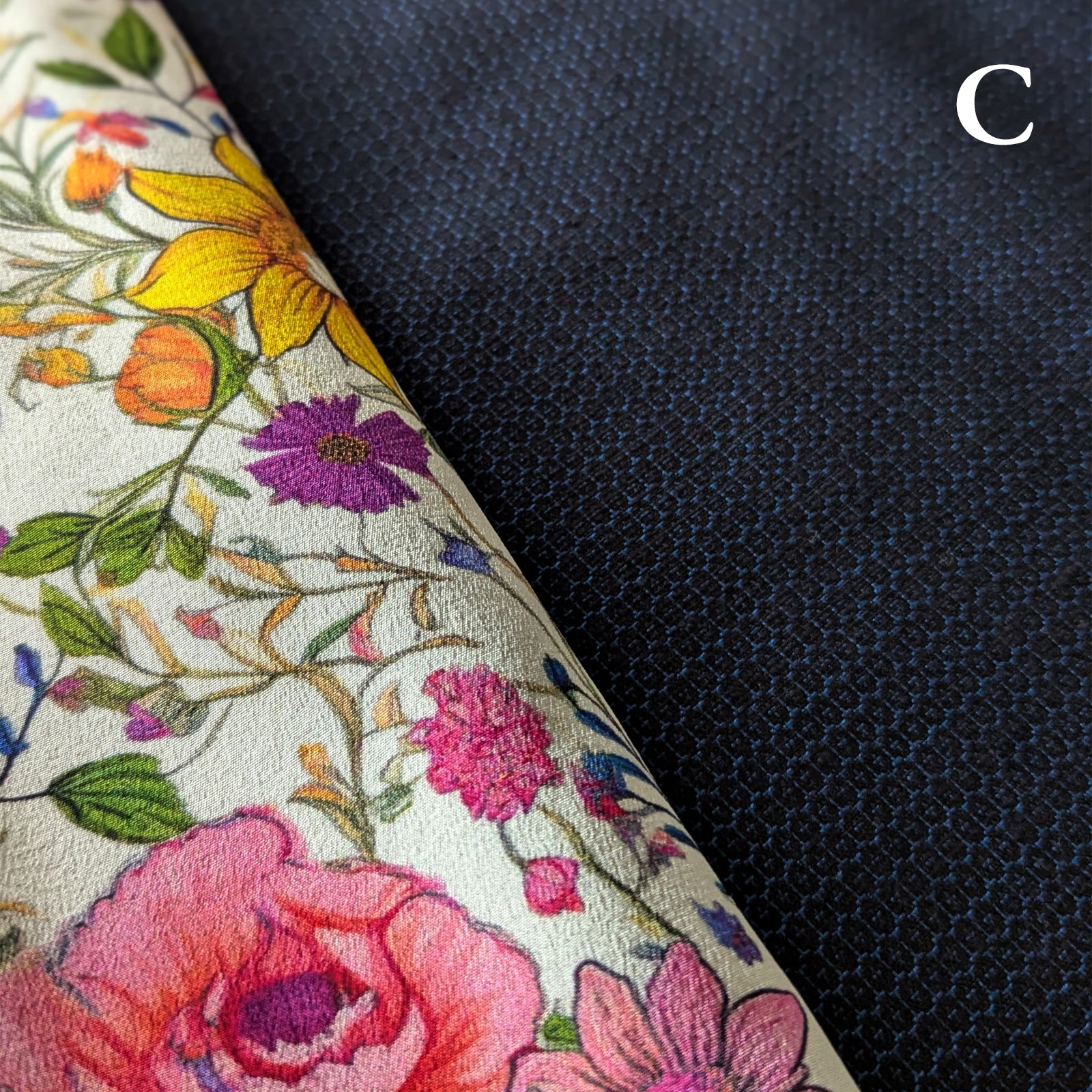 Reversible Skirt Flare - Fiori vari - Bianco