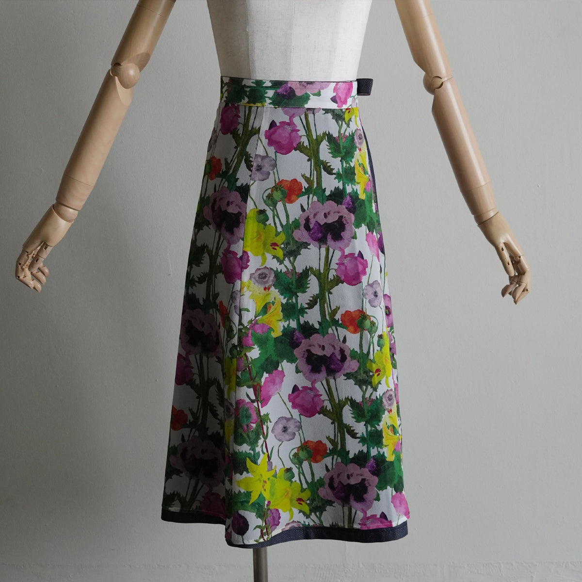 Reversible Skirt Flare - Fiori Viola e Gialli - Bianco