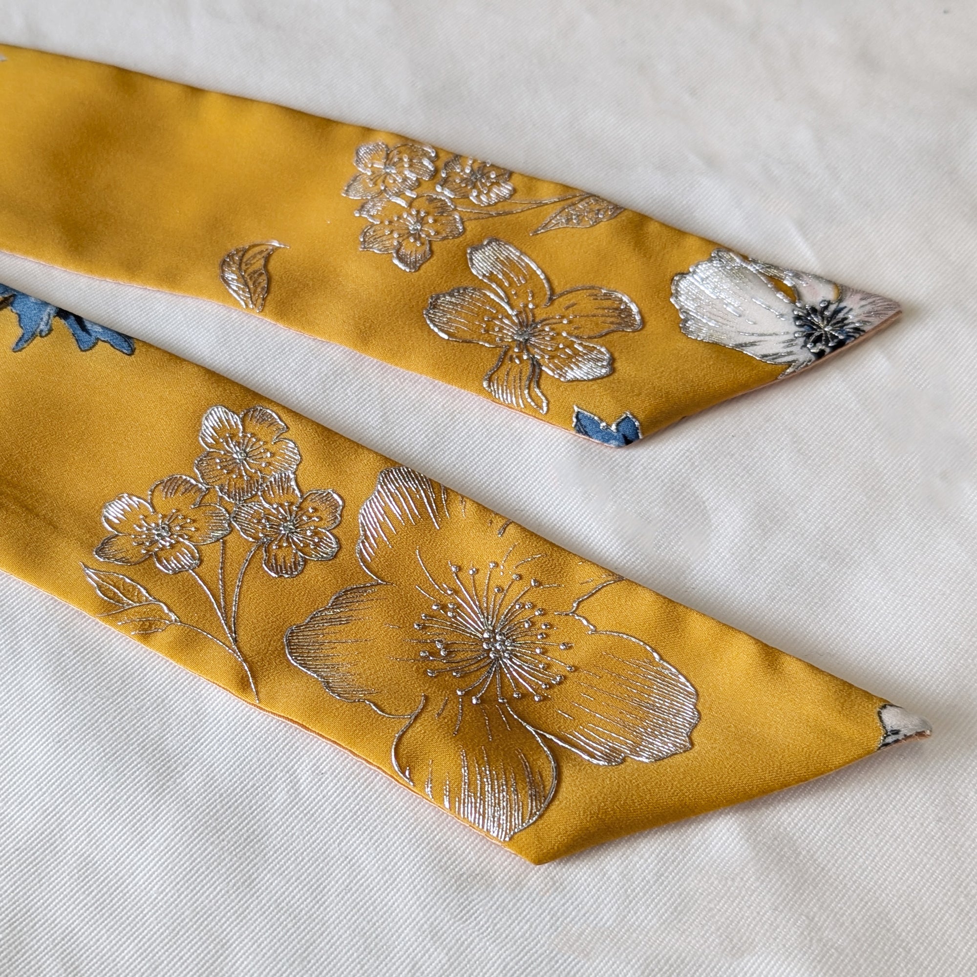 Silk Skinny Scarf - Fiori Bianchi - Giallo