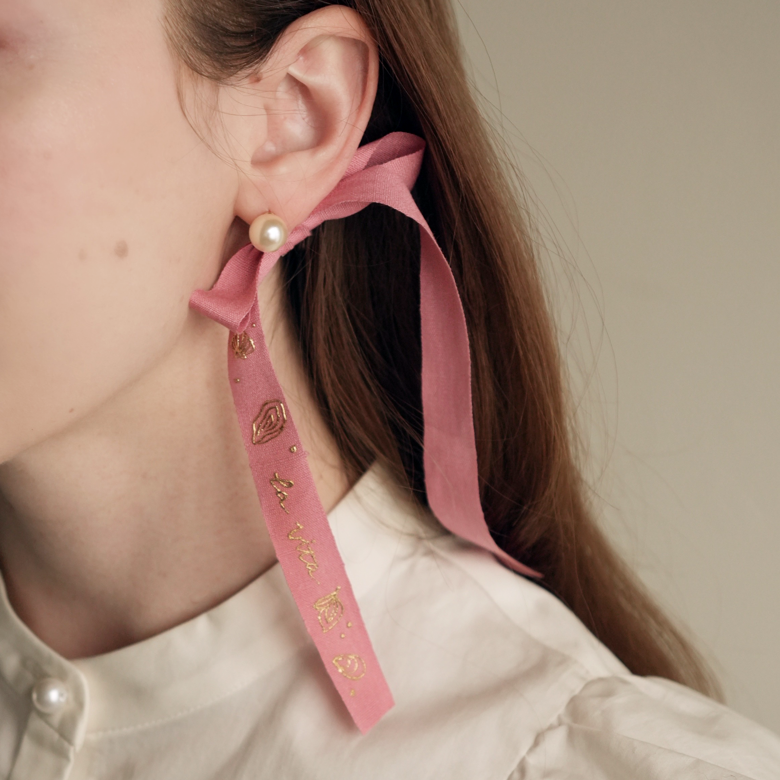 Kinsai Ribbon Earrings - la vita (Pink / Black)【受注生産】
