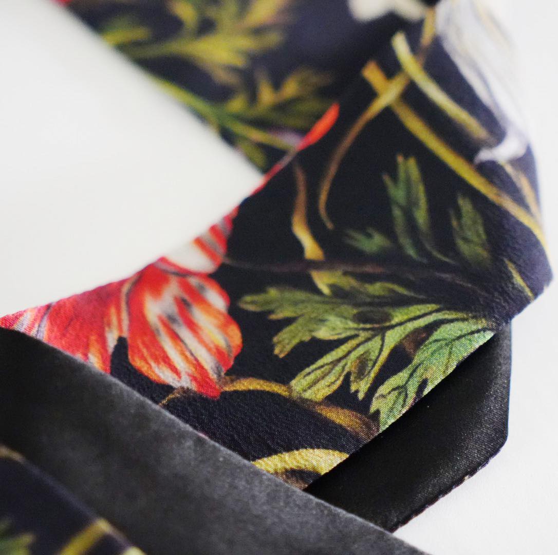 Silk Skinny Scarf - Bouquet - Nero