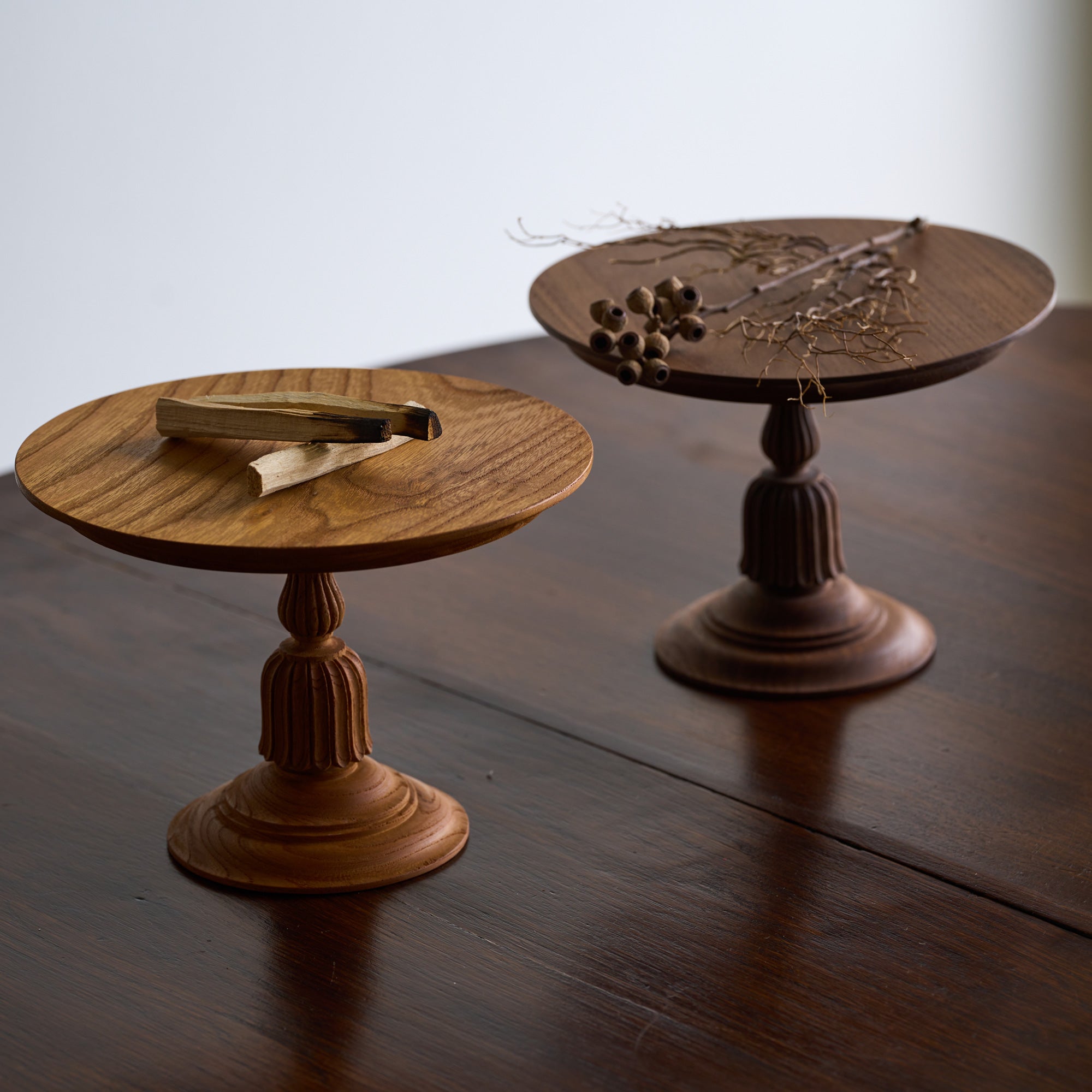 Kuuden Comport Stand - Walnut