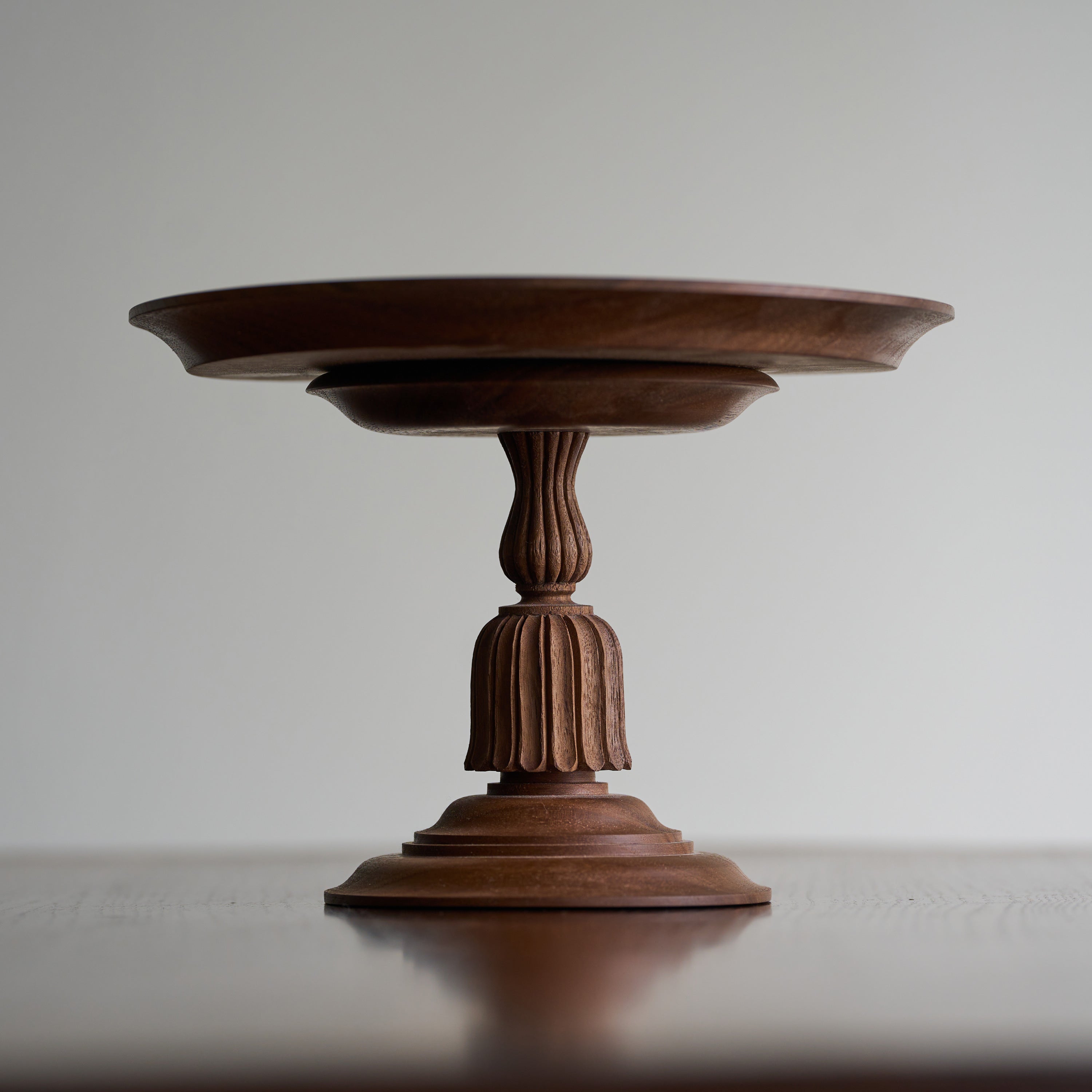 Kuuden Comport Stand - Walnut