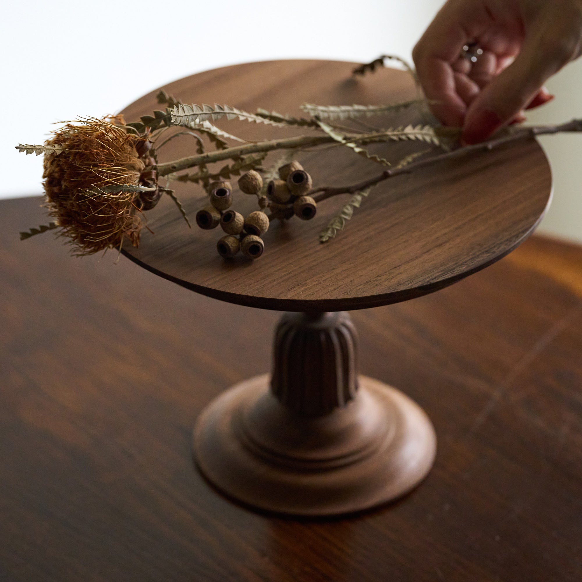 Kuuden Comport Stand - Walnut