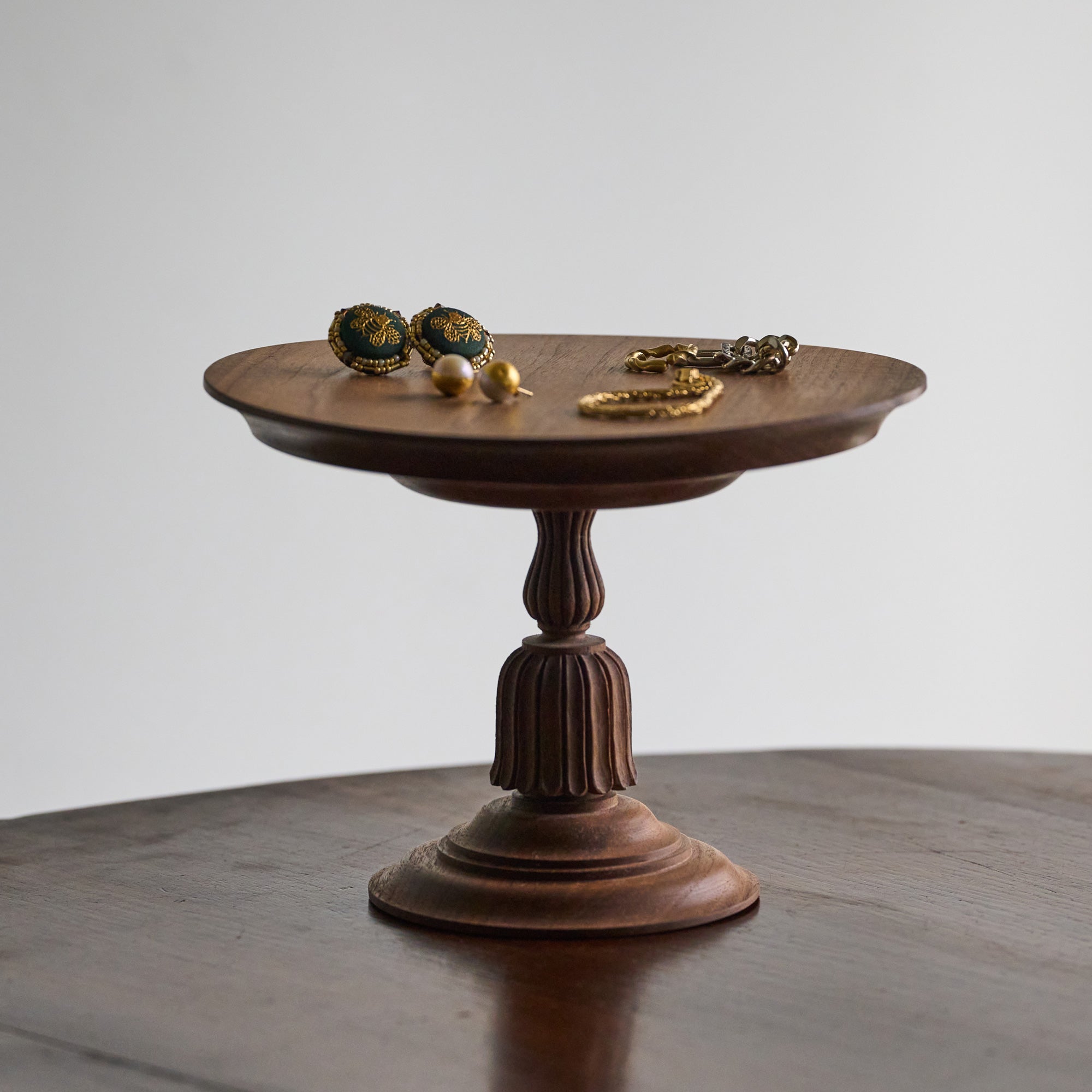 Kuuden Comport Stand - Walnut