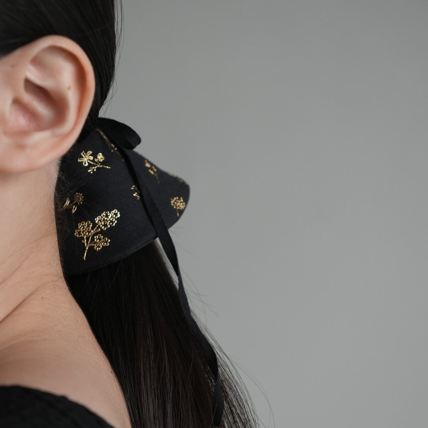 【受注生産2月お届け】KInsai Loop Hair Wrap - Botanical - Nero