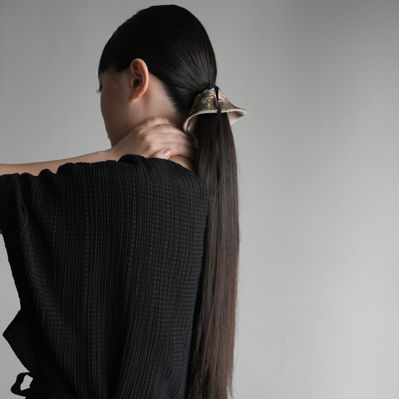 【受注生産2月お届け】KInsai Loop Hair Wrap - Fiori Rosa - Khaki