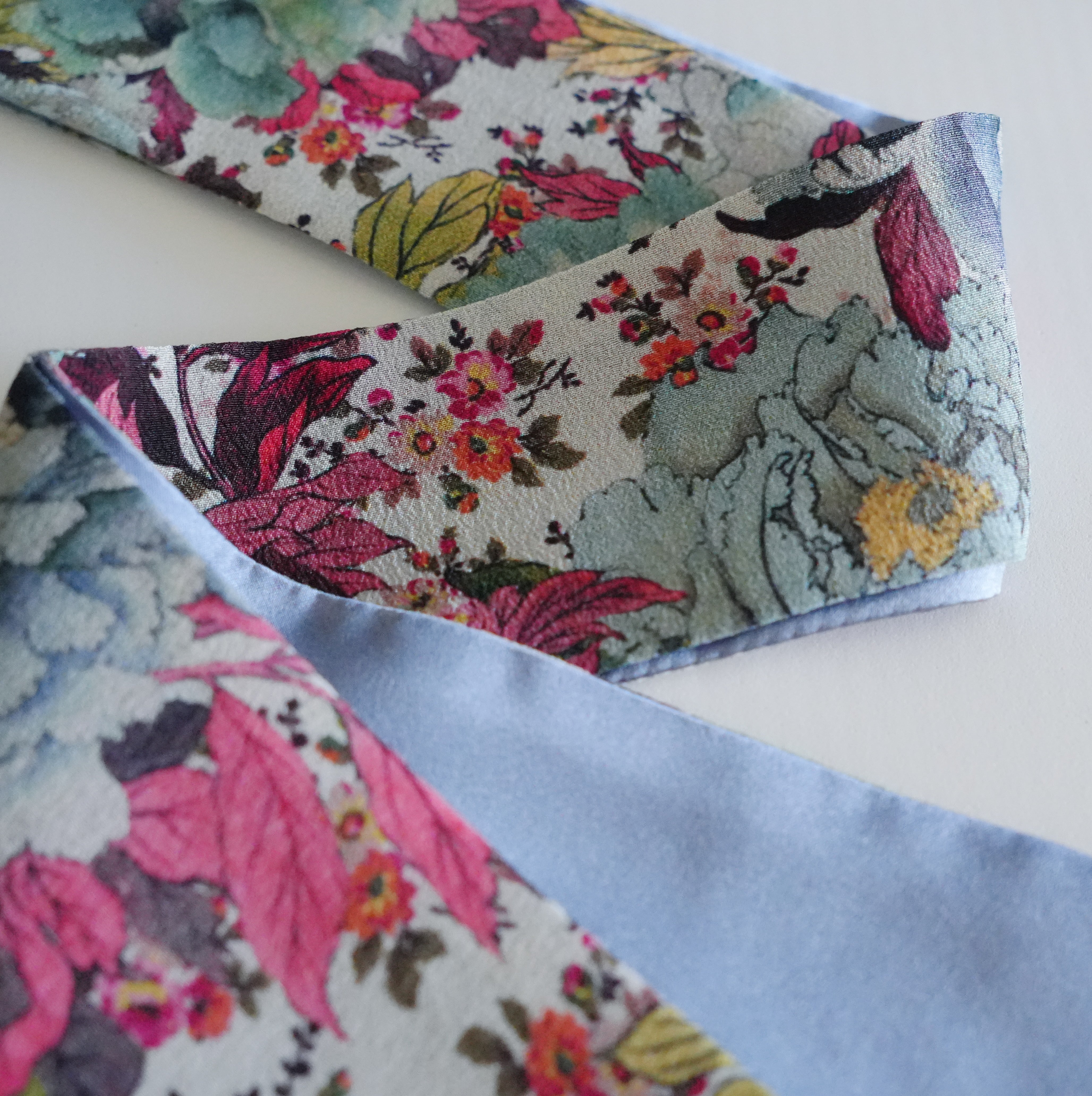 Silk Skinny Scarf - Fiori Azzurri - Grigio