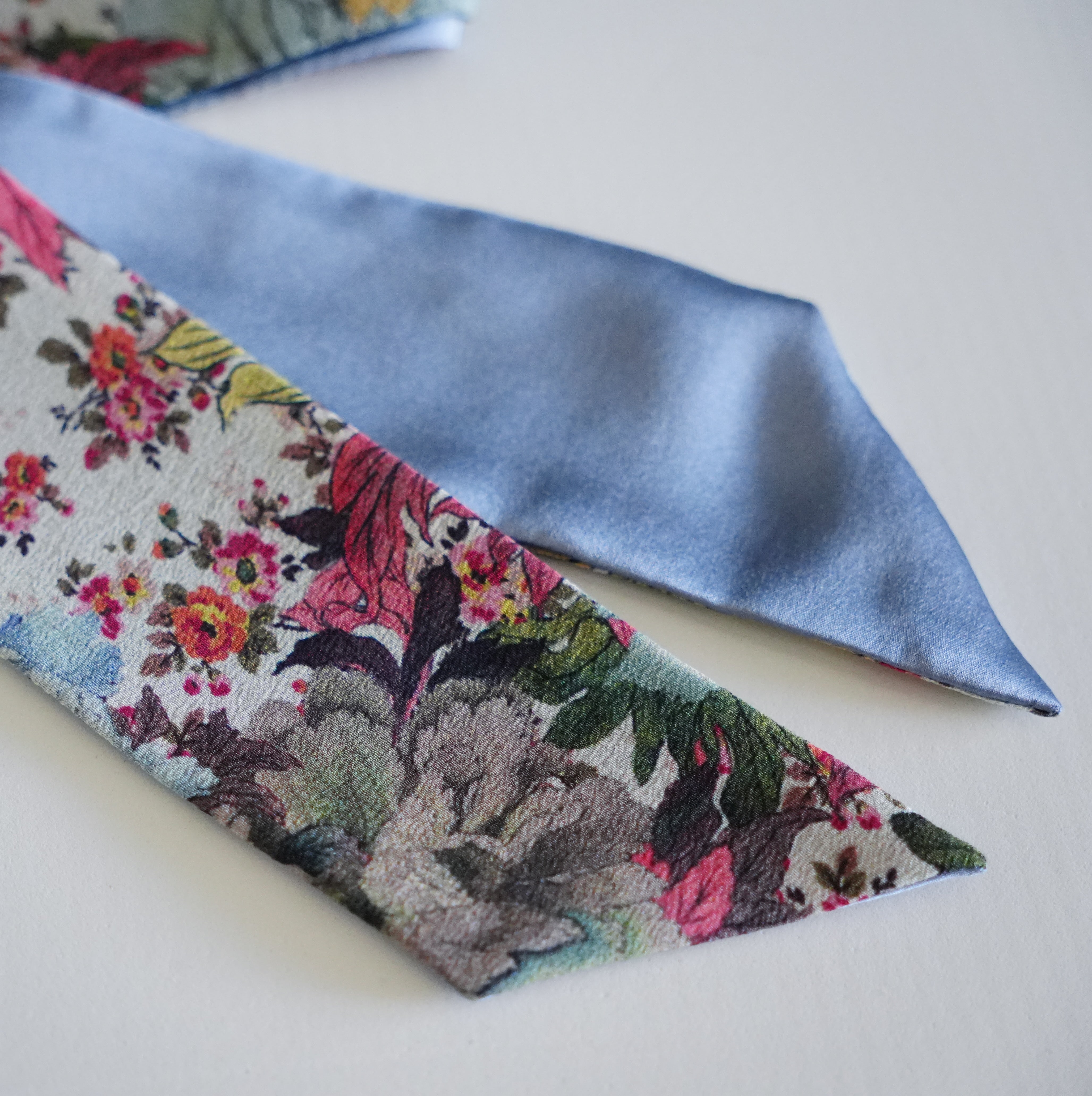 Silk Skinny Scarf - Fiori Azzurri - Grigio