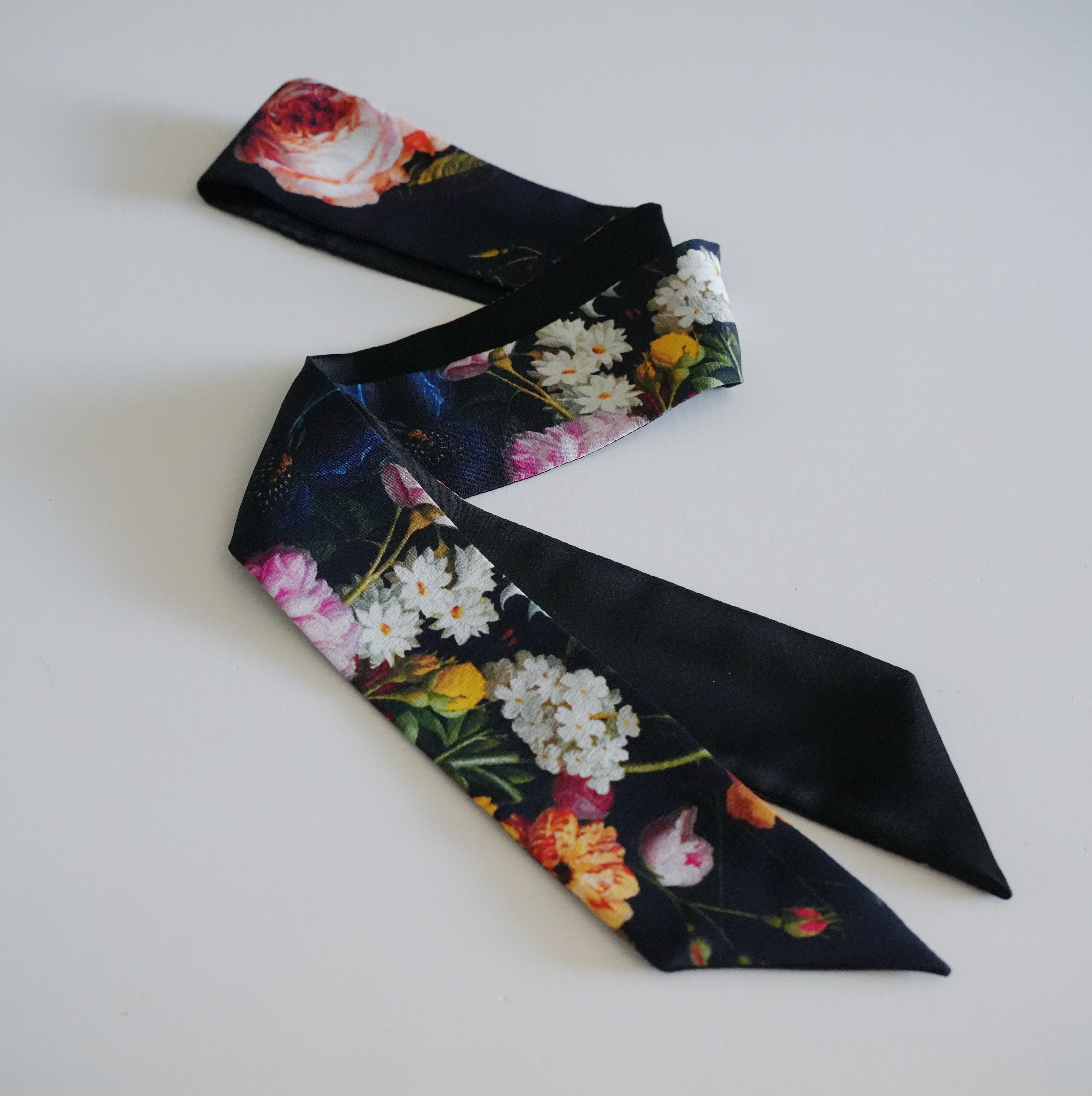 Silk Skinny Scarf - Fiori vari - Nero
