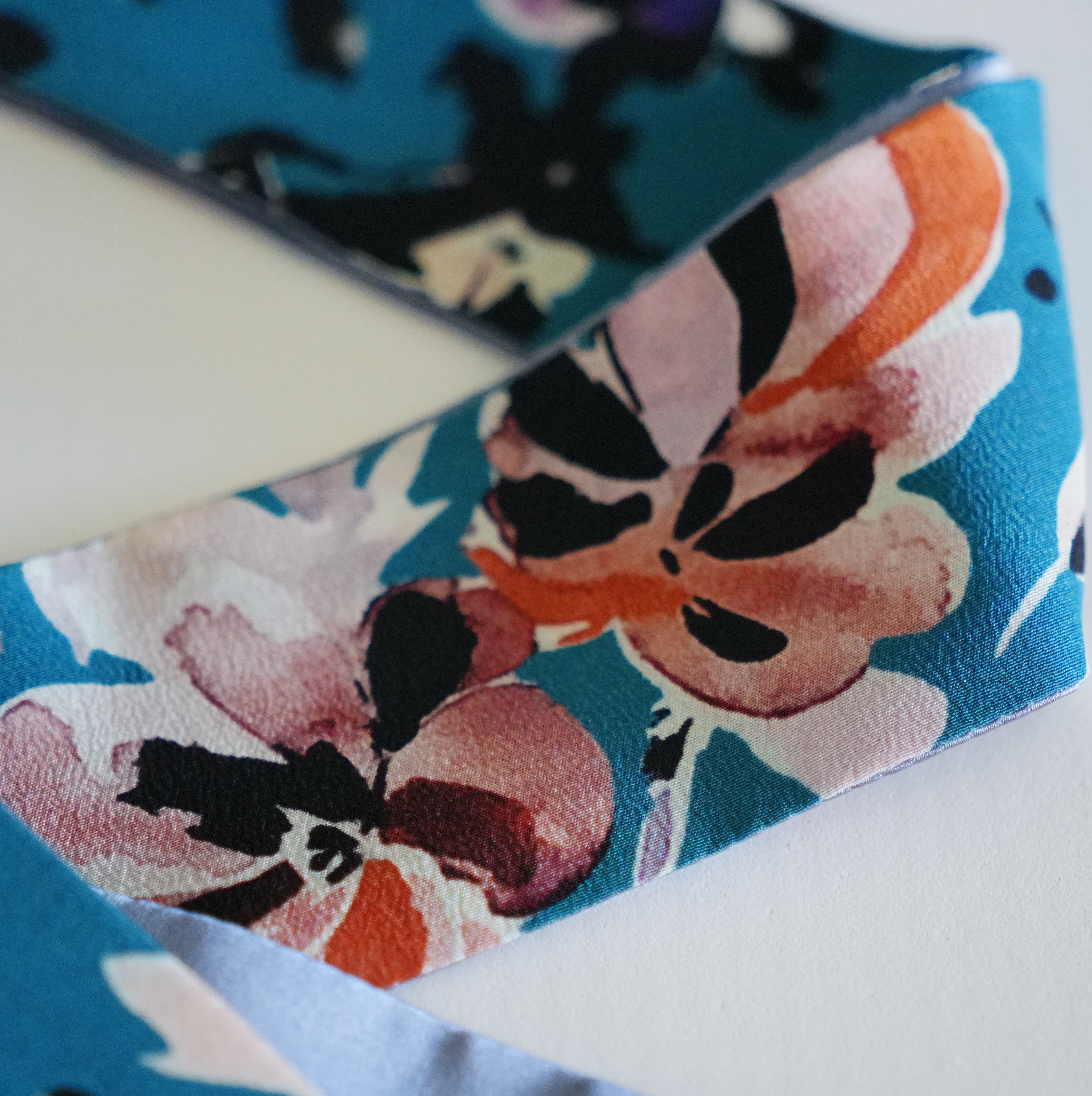 Silk Skinny Scarf - Fiori Blu