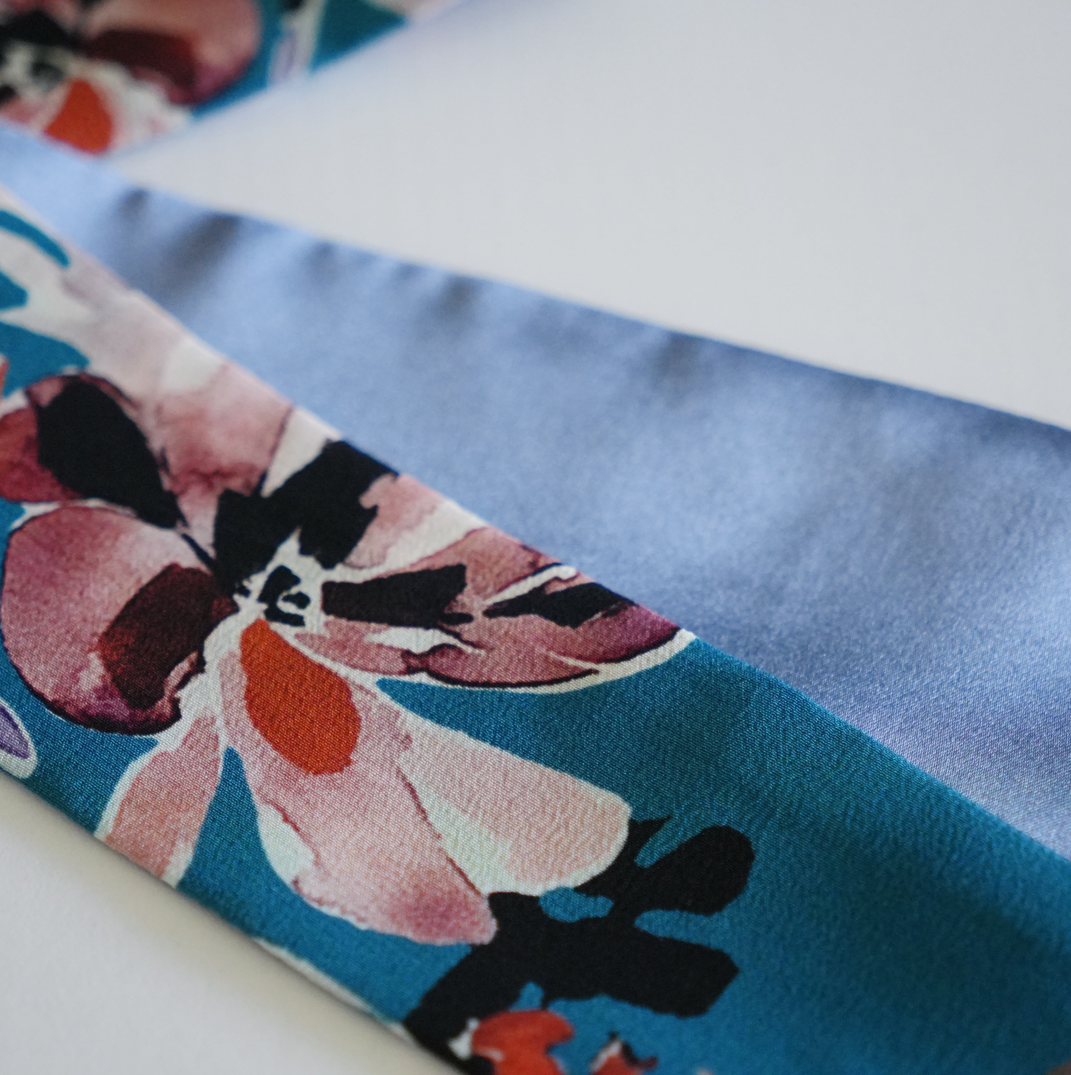 Silk Skinny Scarf - Fiori Blu