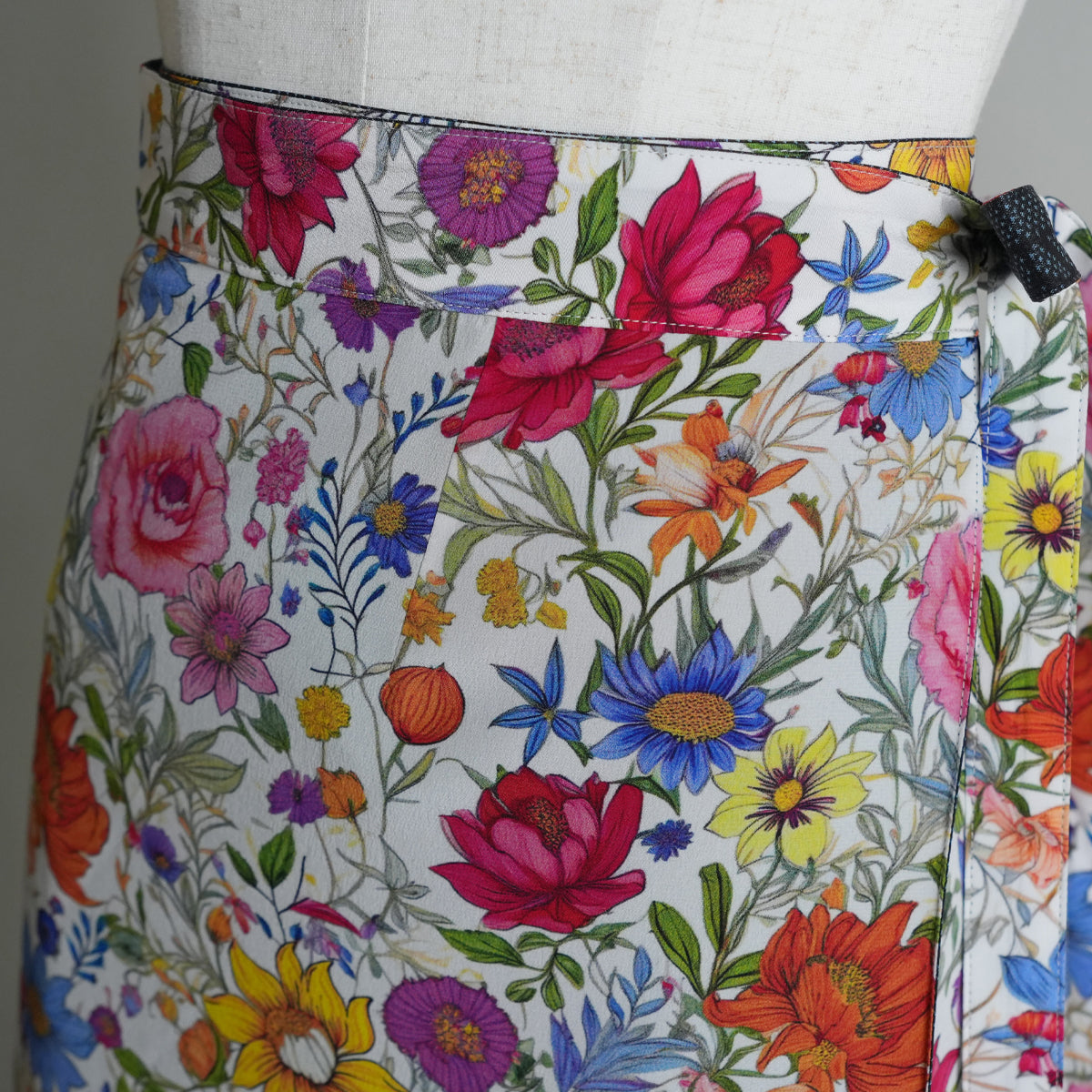 Reversible Skirt Long Straight - Fiori vari - Bianco