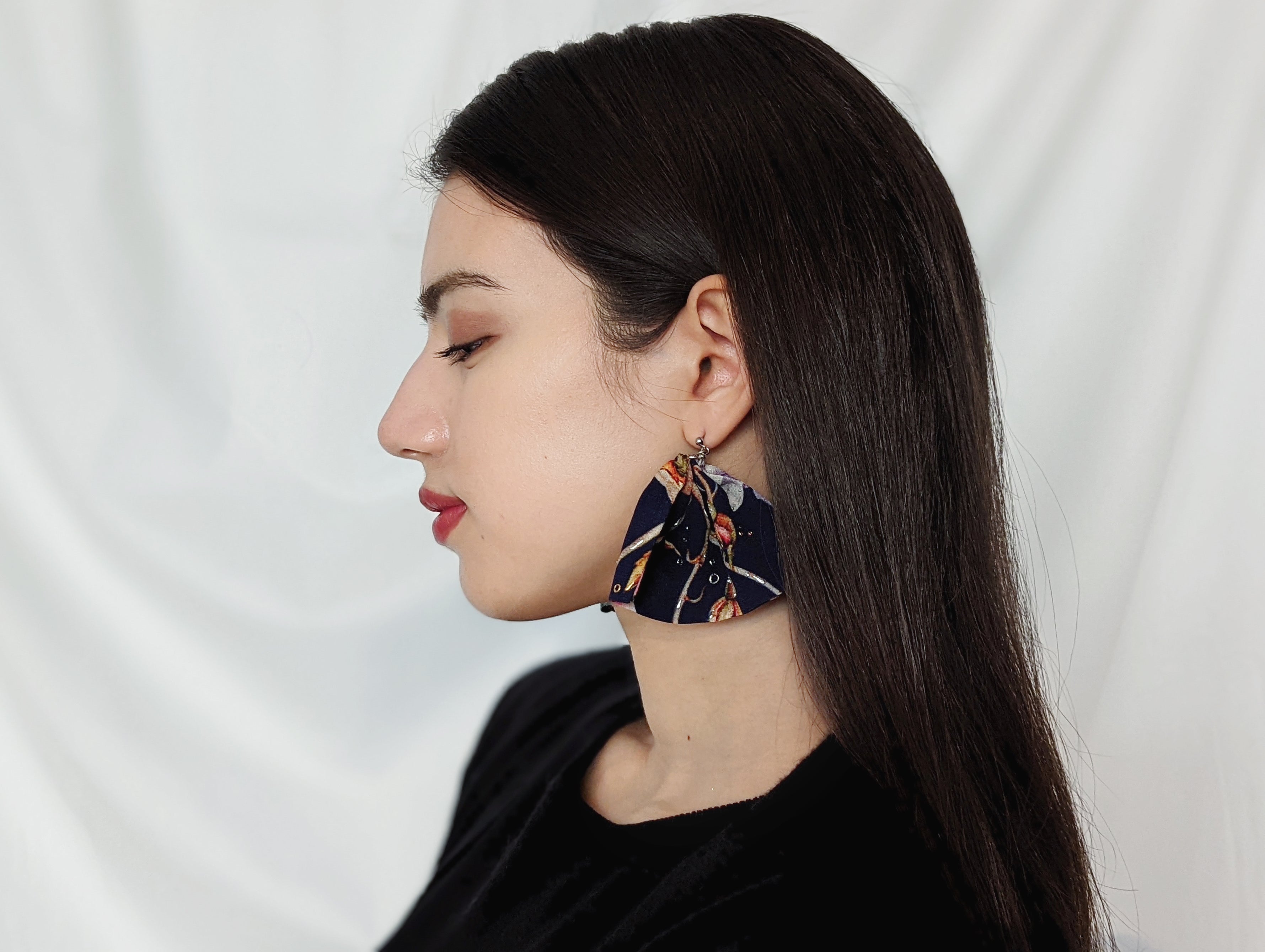 Kinsai Ear Accessory - Fiori Navy