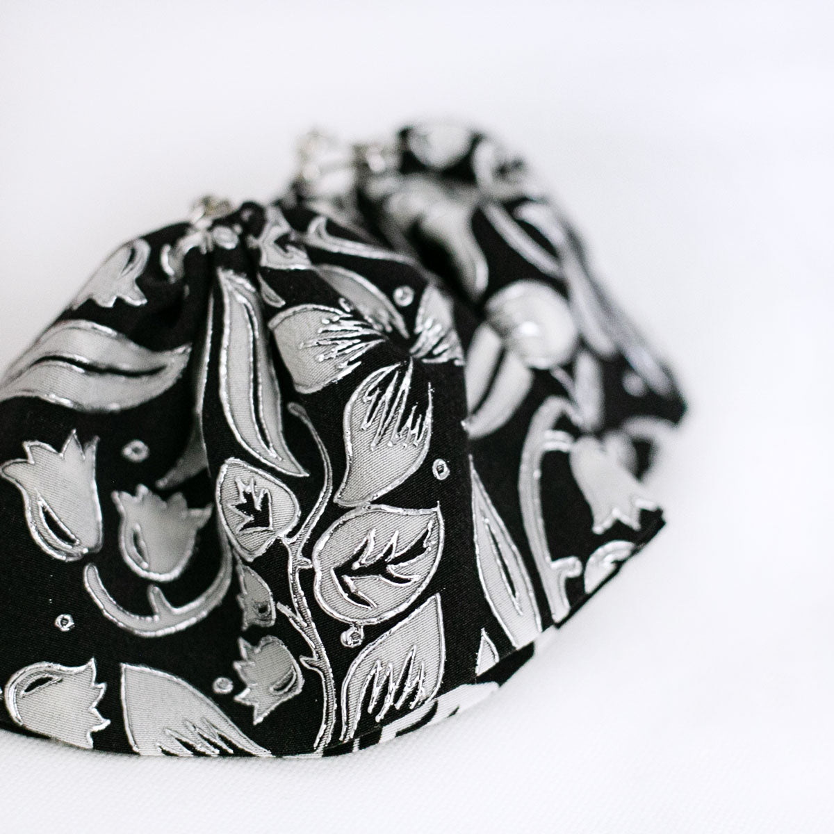 Kinsai Ear Accessory - Mughetto nero