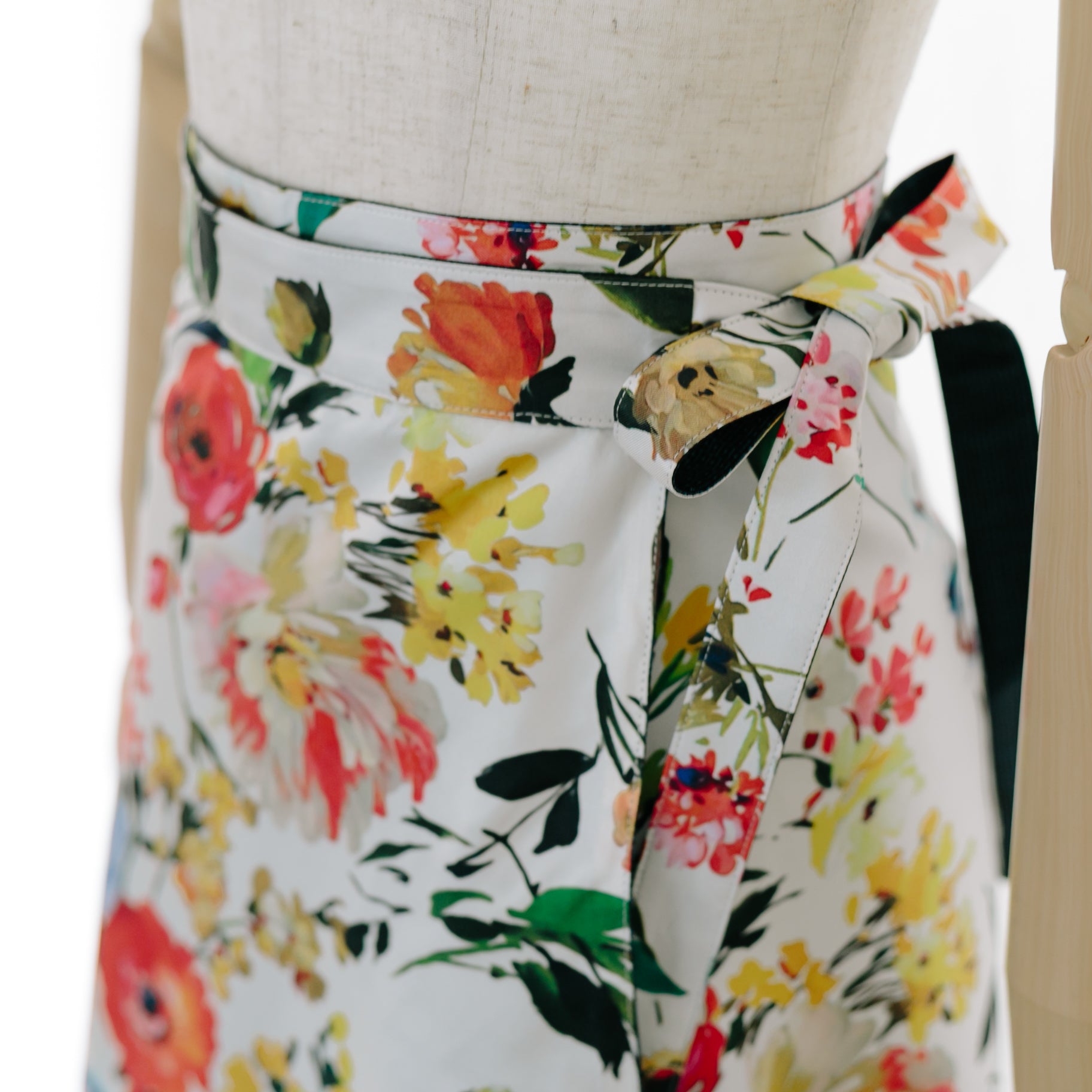 Reversible Skirt Flare - Fiori Bianco - Oshima