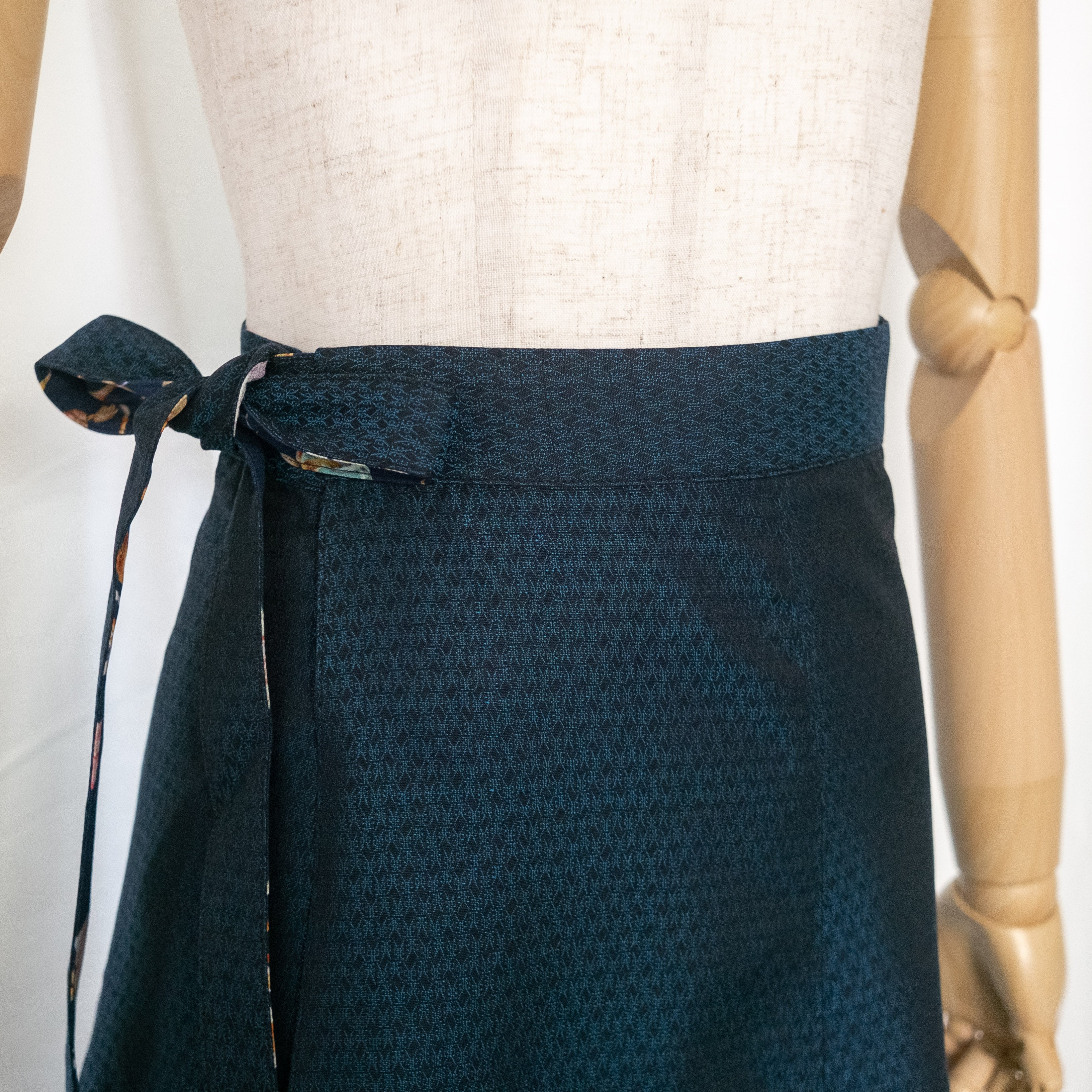 Reversible Skirt Flare - Fiori Navy