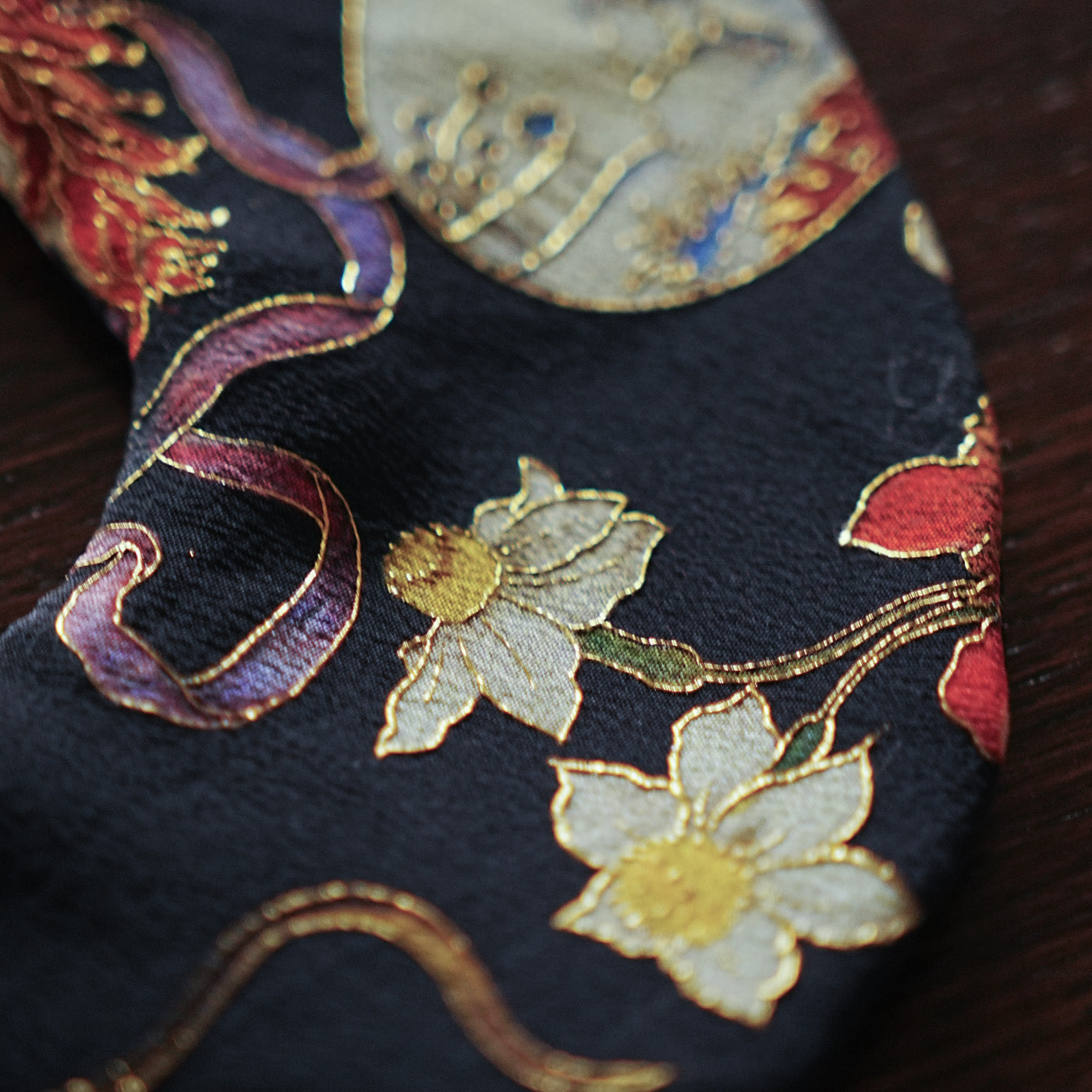 伝統工芸「金彩」をあしらったヘアアクセサリー「KInsai Loop Hair Wrap」