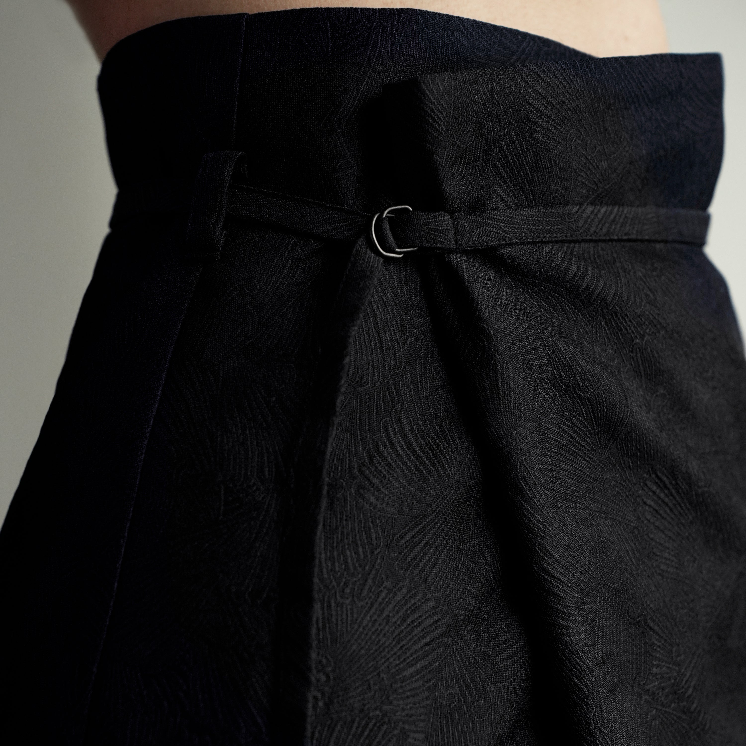 Nishijin-ori Folded Skirt - Sumikuro