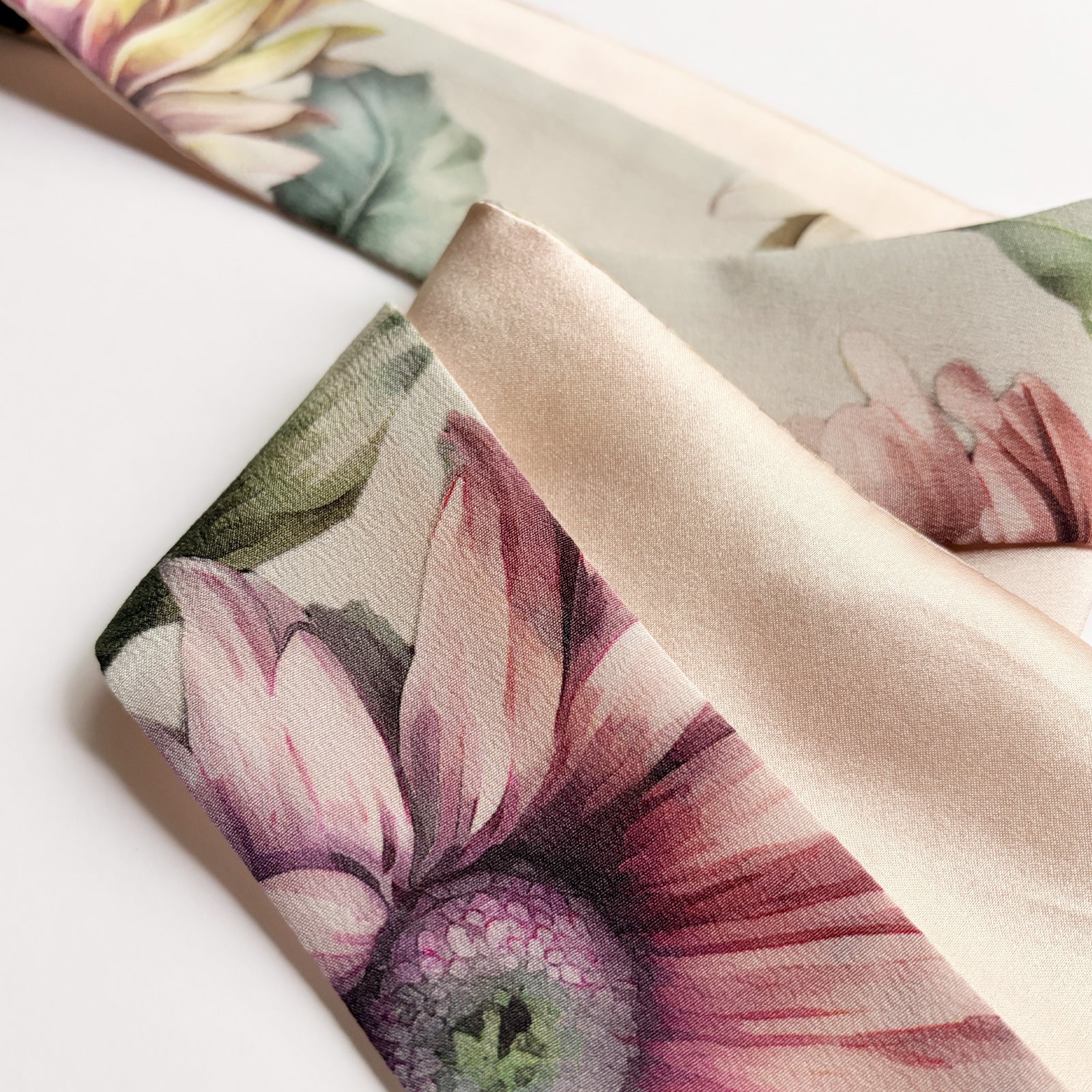Silk Skinny Scarf - Pastel Daisy Greige