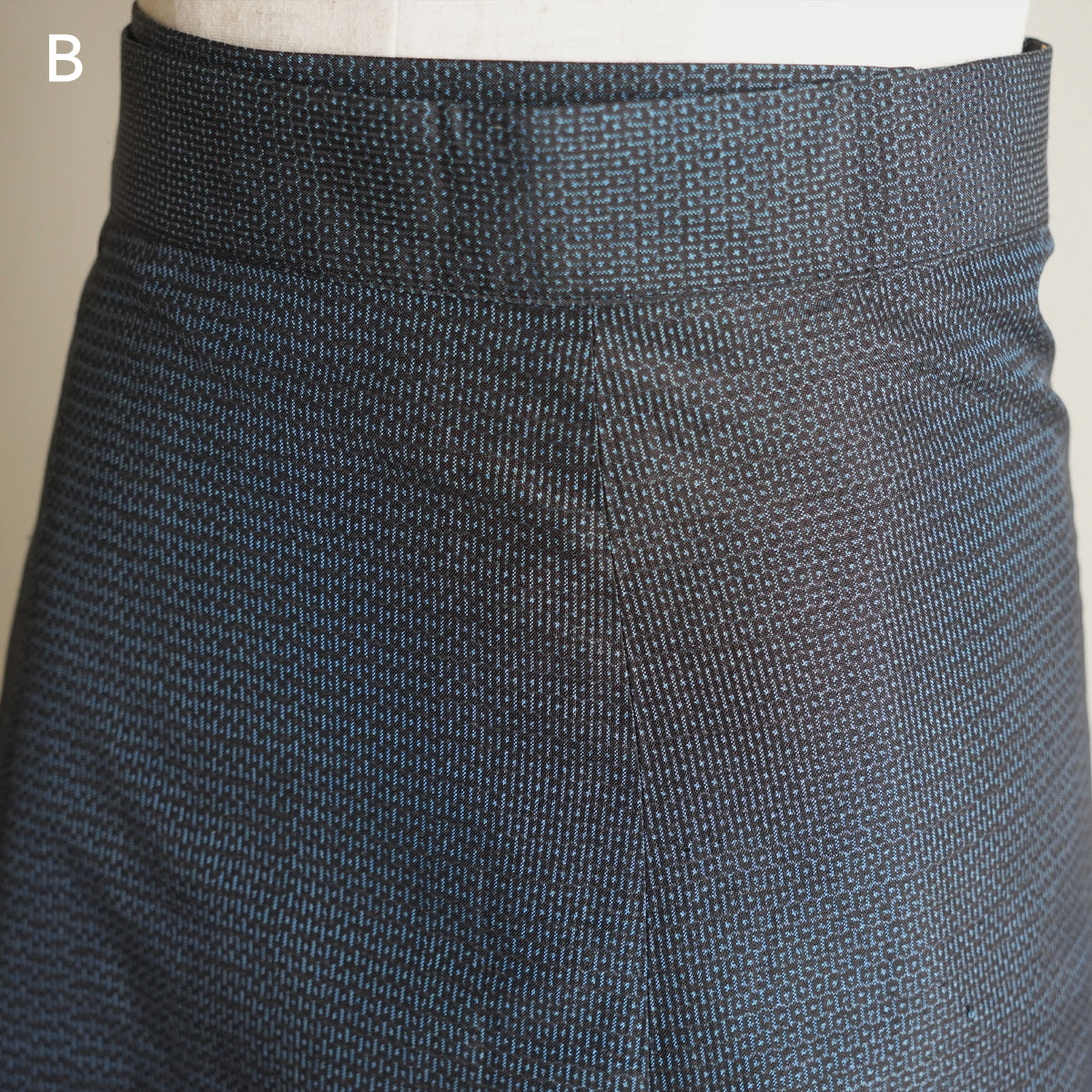 Reversible Skirt Flare - Insetti