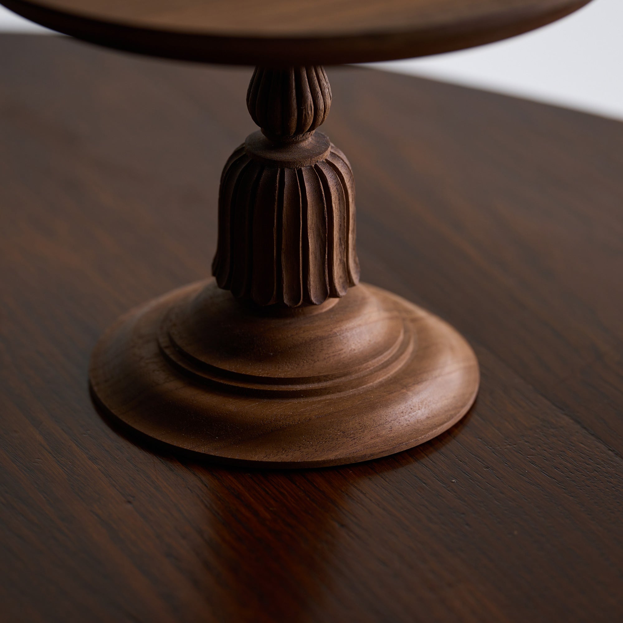 Kuuden Comport Stand - Walnut