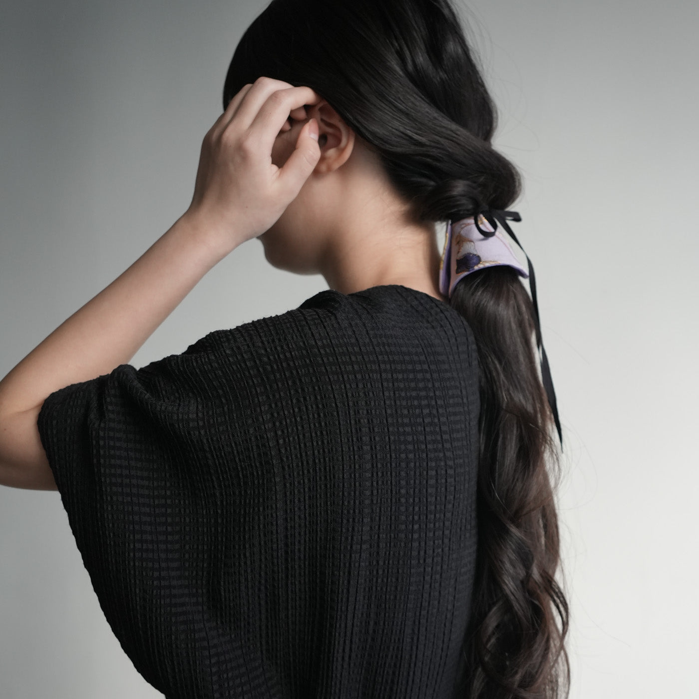 伝統工芸「金彩」をあしらったヘアアクセサリー「KInsai Loop Hair Wrap」