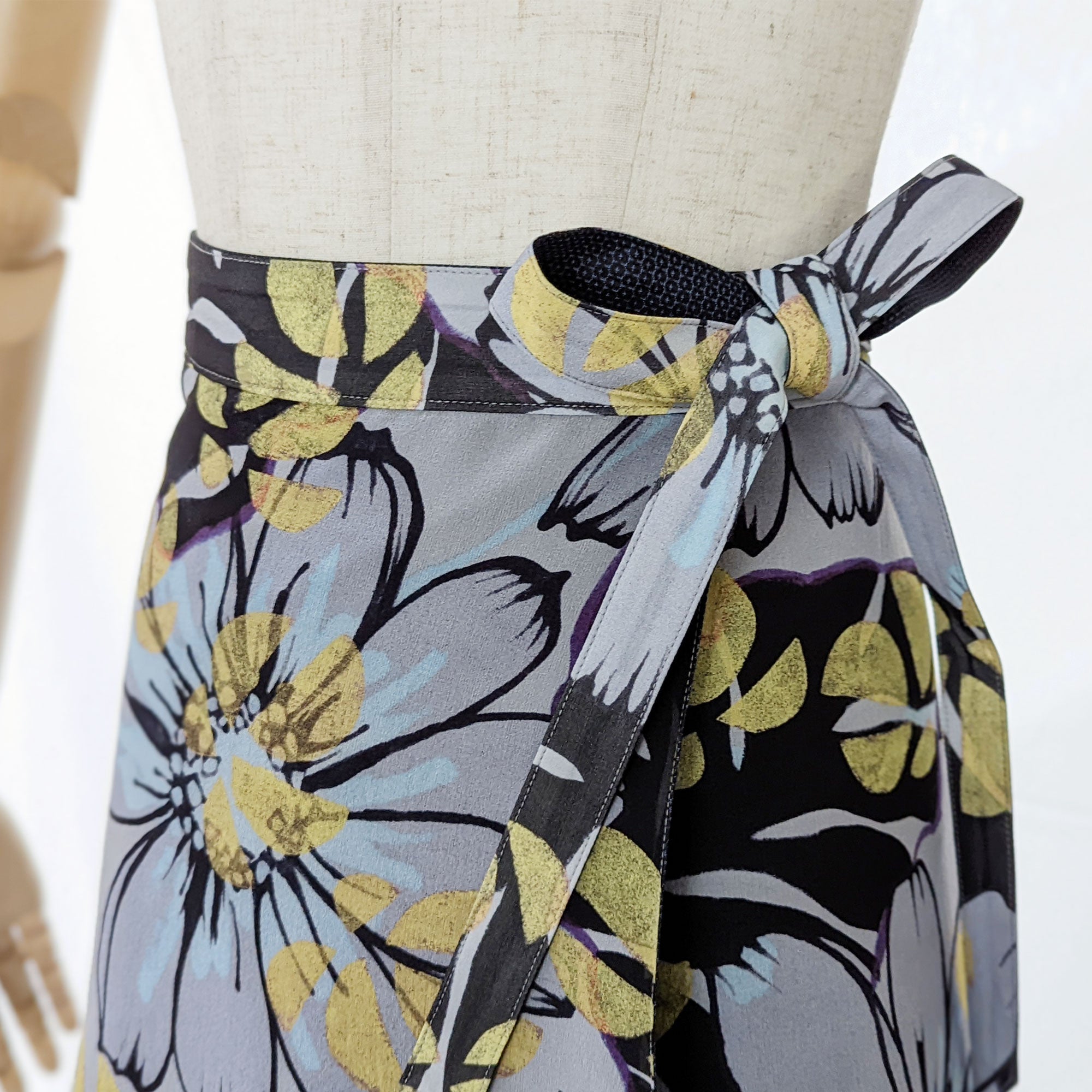 Reversible Skirt Flare - Fiori Mono - Oshima