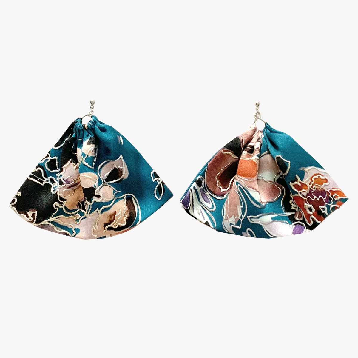 Kinsai Ear Accessory - Blue Flower