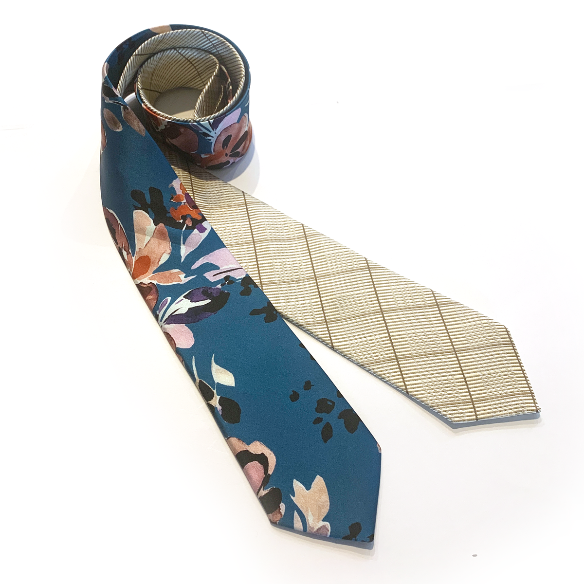 Reversible Tie - Blue Flower